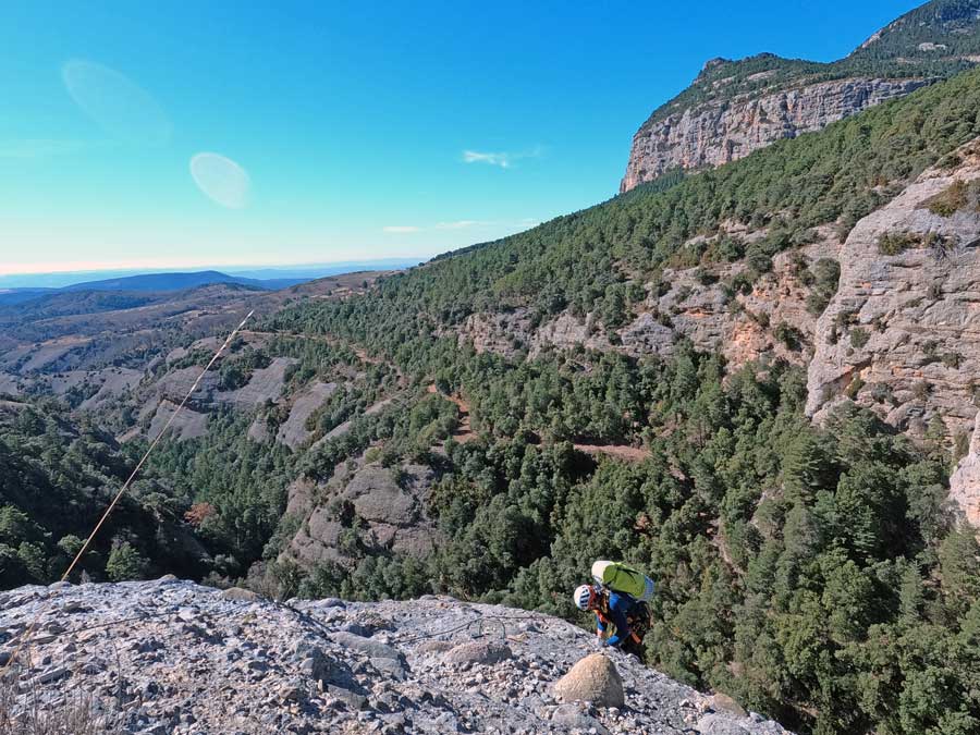 via ferrata Puig Arnau Canalda Cerca del Salt de la Perdiu en el Solsonès, provincia de Lleida, Cataluña