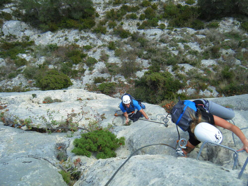 Inicio de la Vía Ferrata de Les Roques de l’Empalomar en Vallcebre, punto de partida para aventureros.